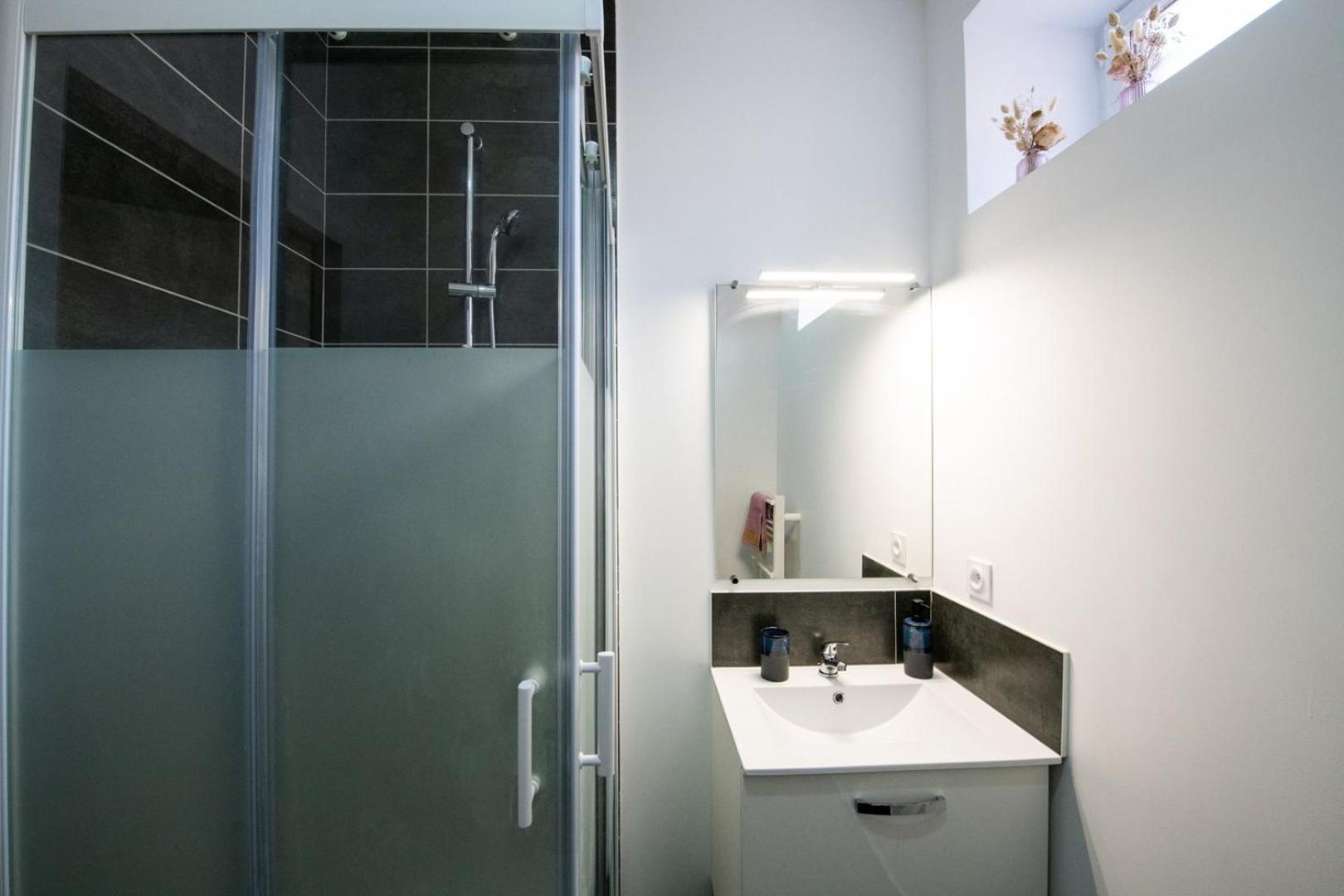 L'Arty - Tres Joli Studio Moderne Place Valmy Lyon Eksteriør billede